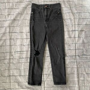 Express women 2R slim super high rise distressed ripped jeans black